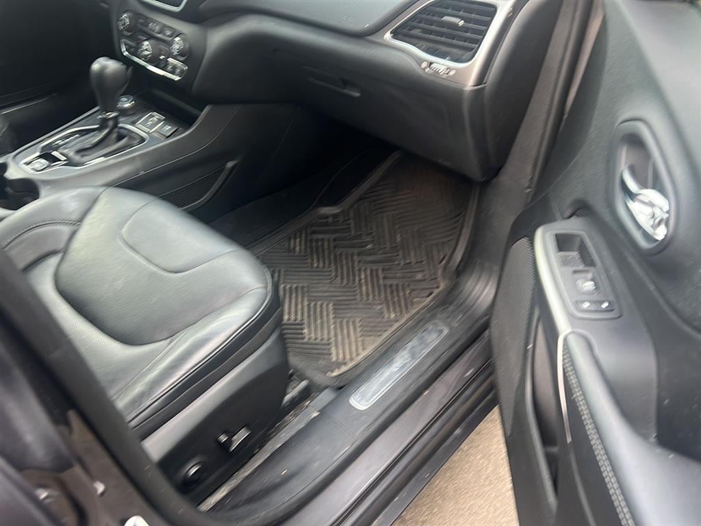 2019 Jeep CHEROKEE L Limited