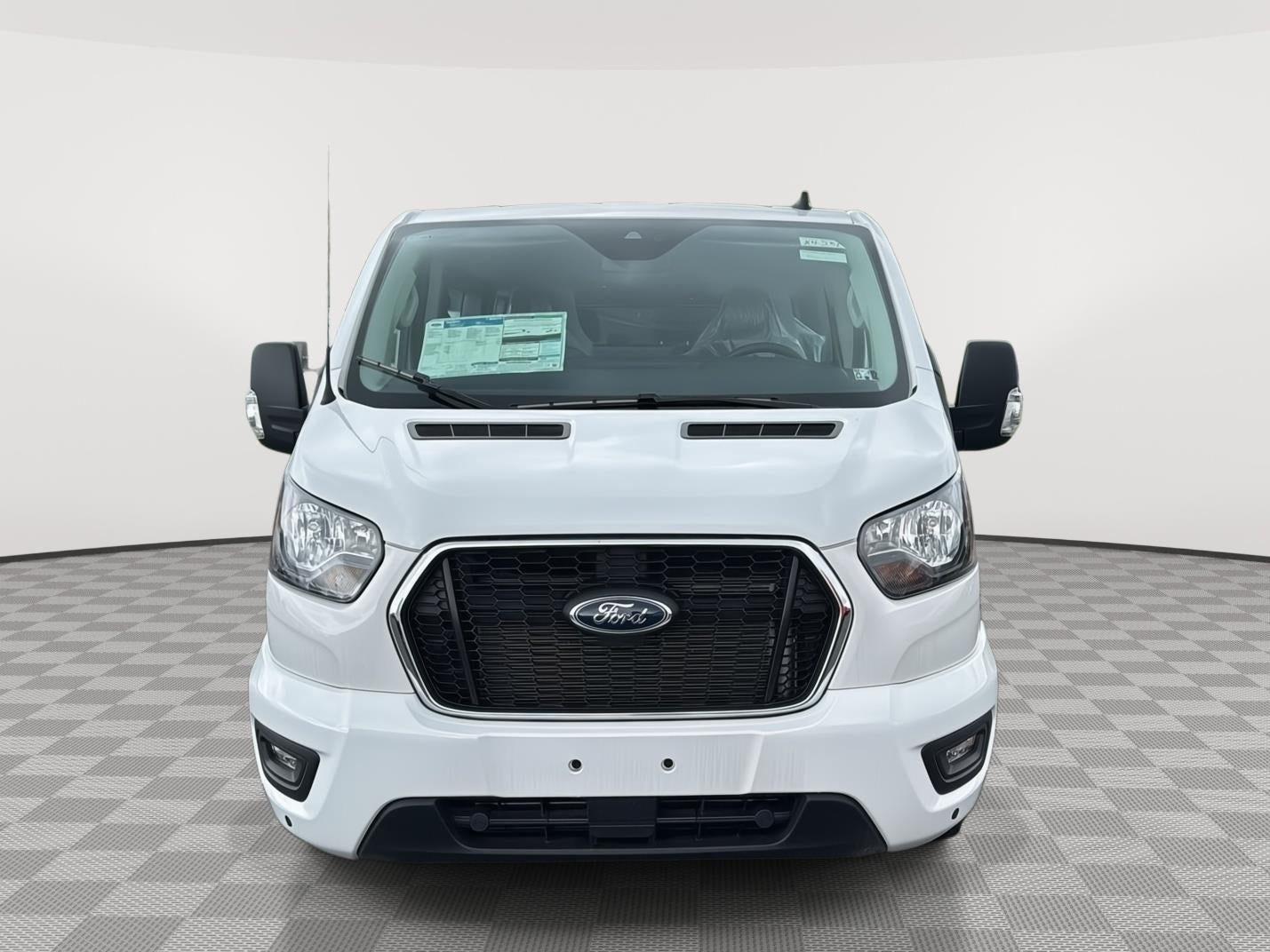 2024 Ford Transit Passenger Wagon XLT