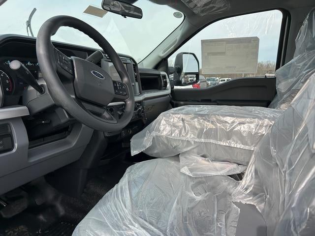 2024 Ford Super Duty F-600 DRW XL