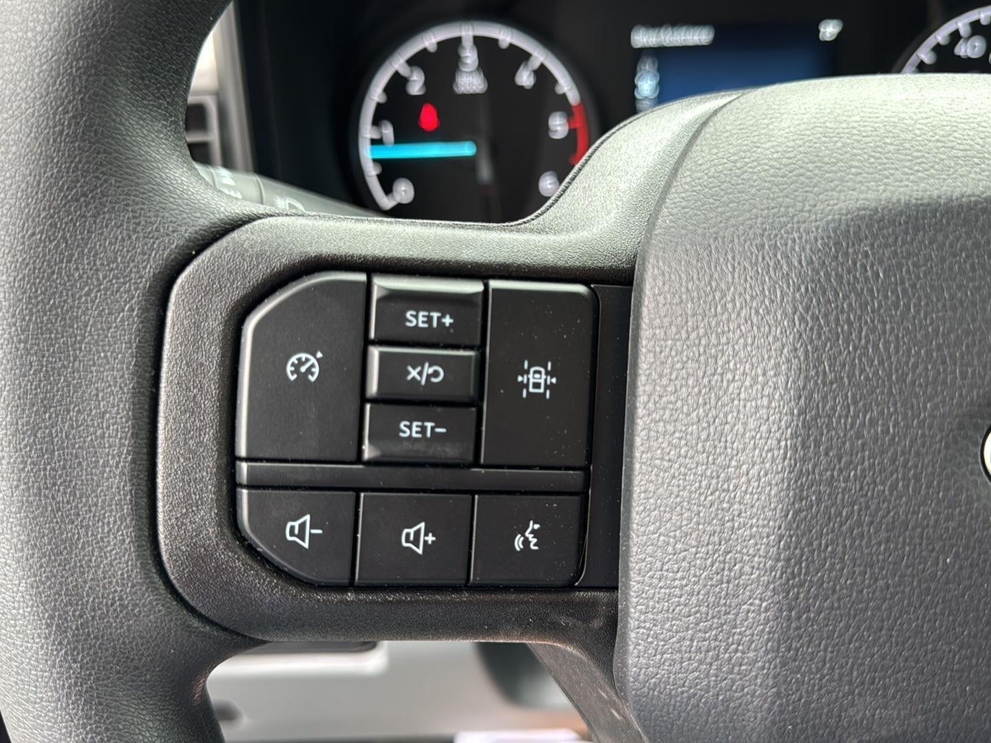 2025 Ford Super Duty F-550 DRW XL