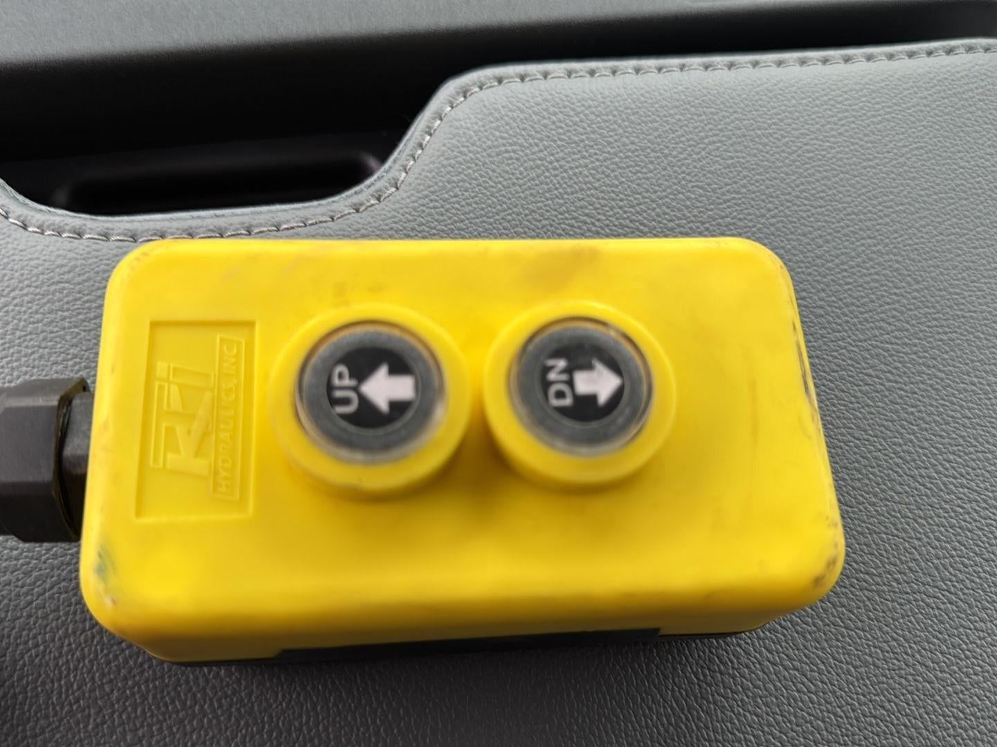 2025 Ford Super Duty F-550 DRW XL