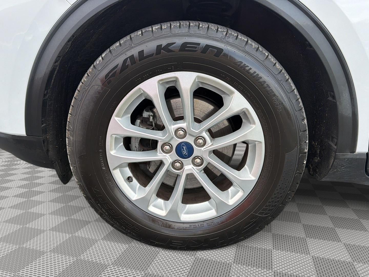 2022 Ford ESCAPE SE SE