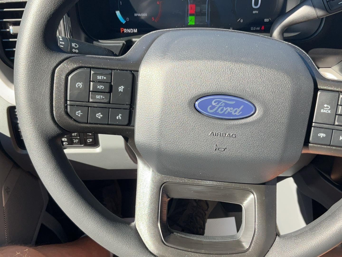 2027 Ford Super Duty F-350 XLT