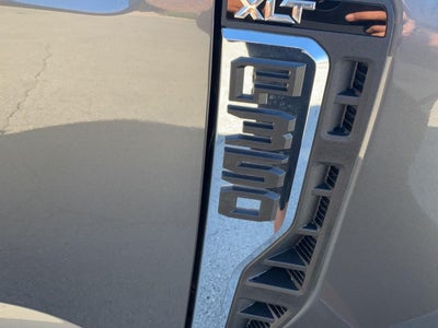 2027 Ford Super Duty F-350 XLT