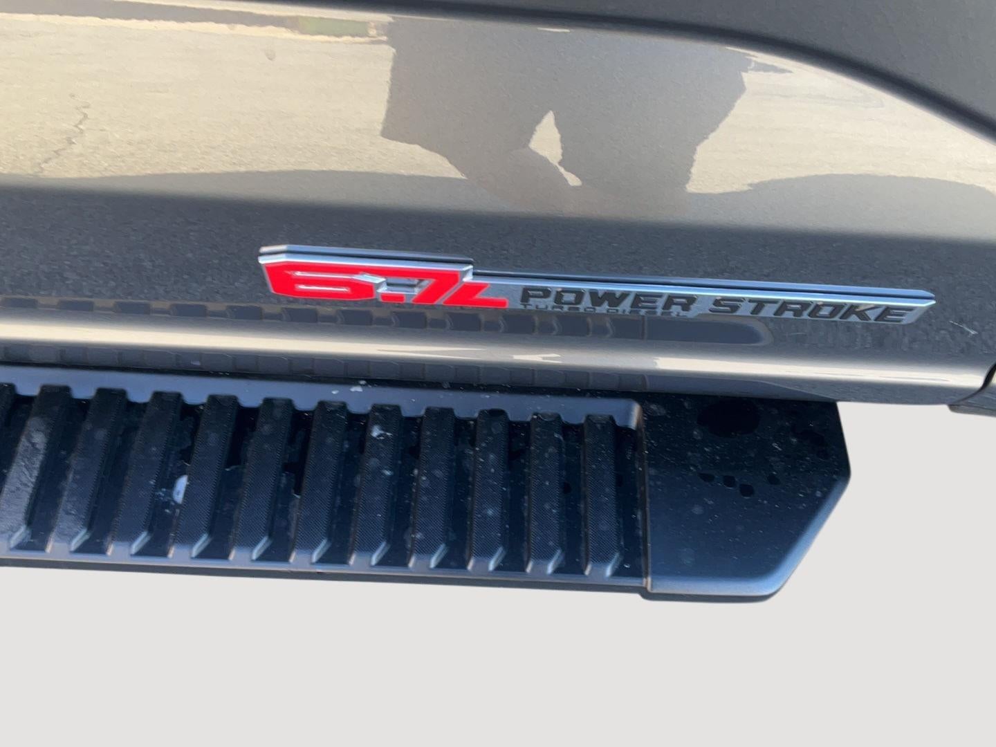 2027 Ford Super Duty F-350 XLT