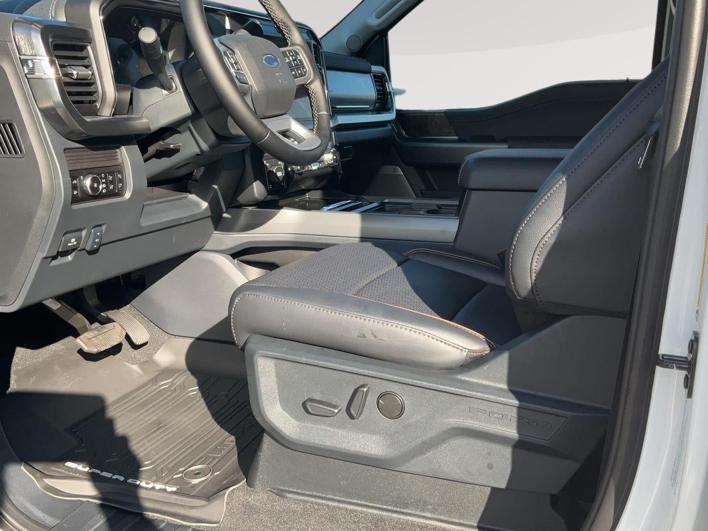 2026 Ford Super Duty F-350 SRW LARIAT