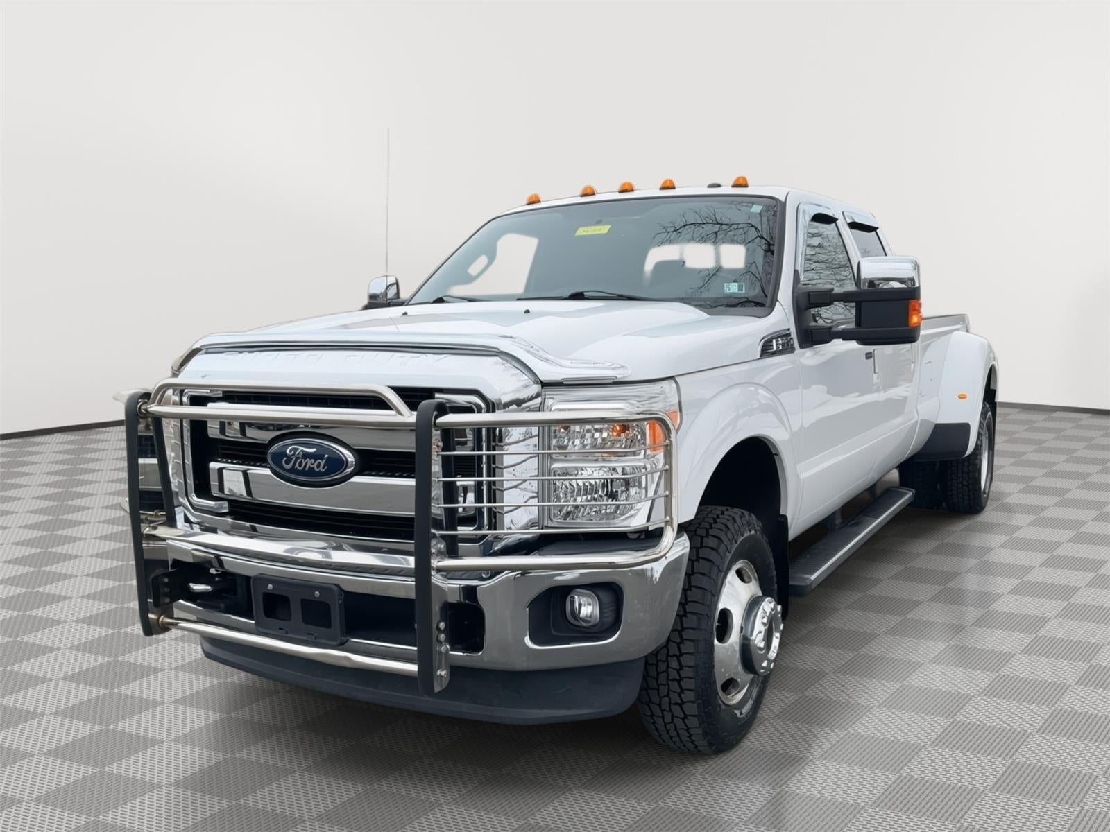 2015 Ford Super Duty F-350 DRW Lariat