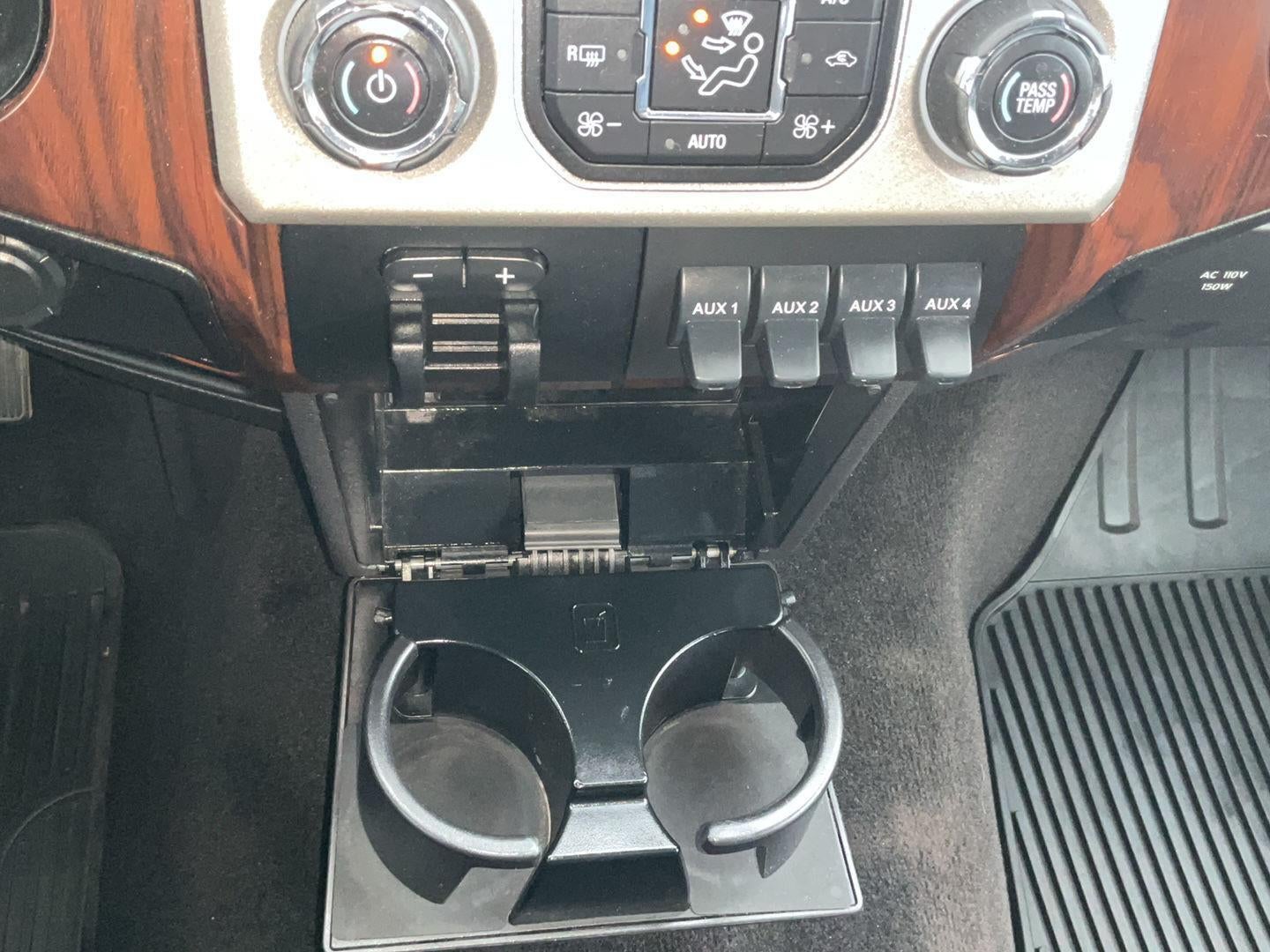 2015 Ford Super Duty F-350 DRW Lariat