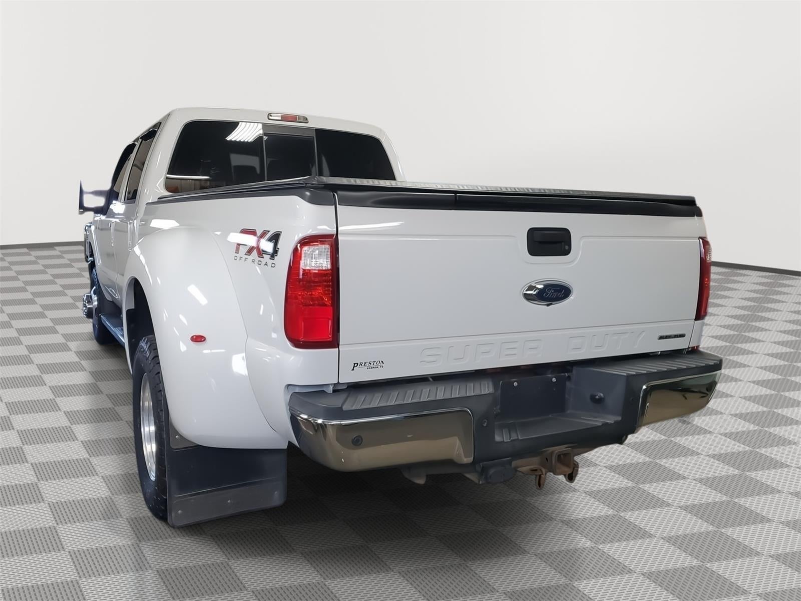 2015 Ford Super Duty F-350 DRW Lariat