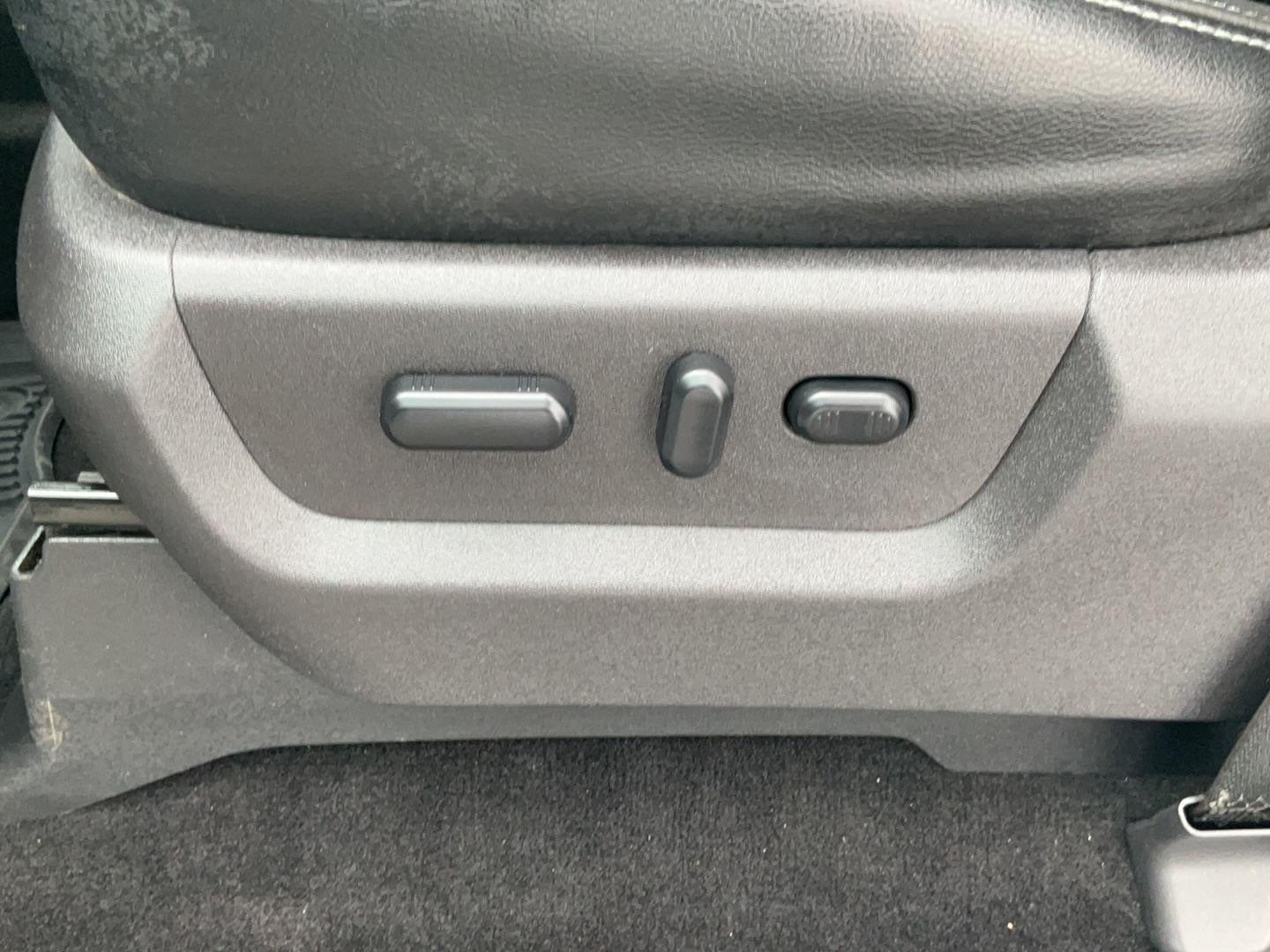 2015 Ford Super Duty F-350 DRW Lariat