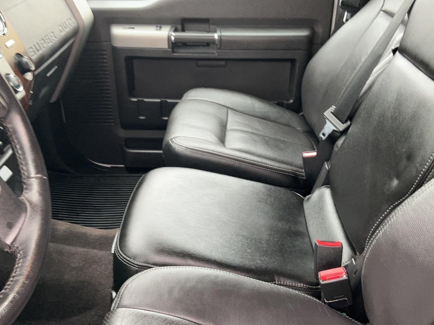 2015 Ford Super Duty F-350 DRW Lariat