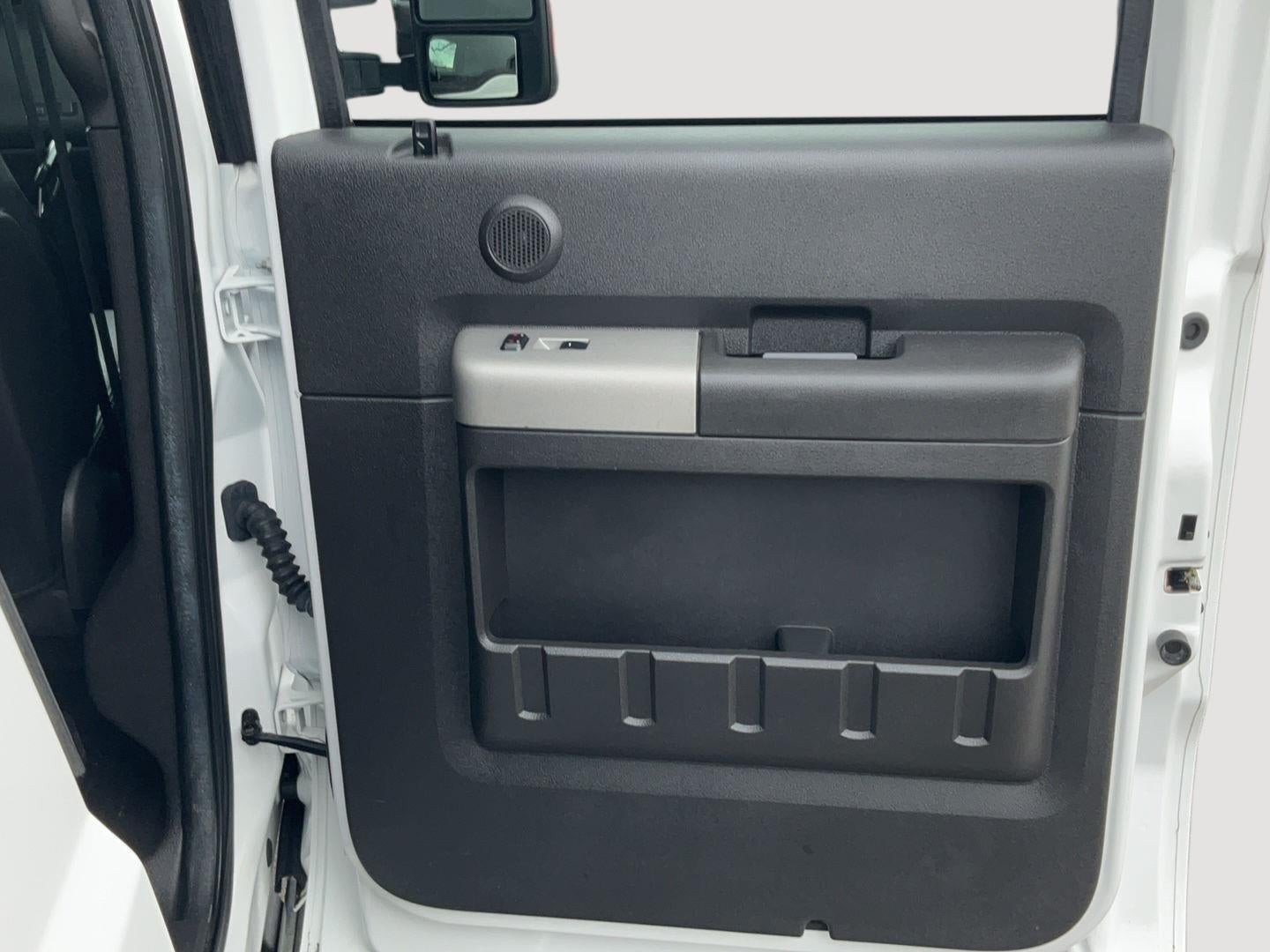 2015 Ford Super Duty F-350 DRW Lariat