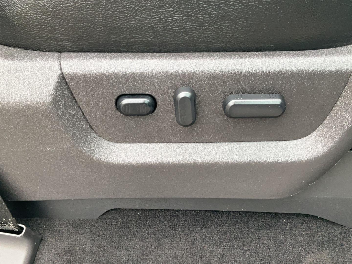 2015 Ford Super Duty F-350 DRW Lariat