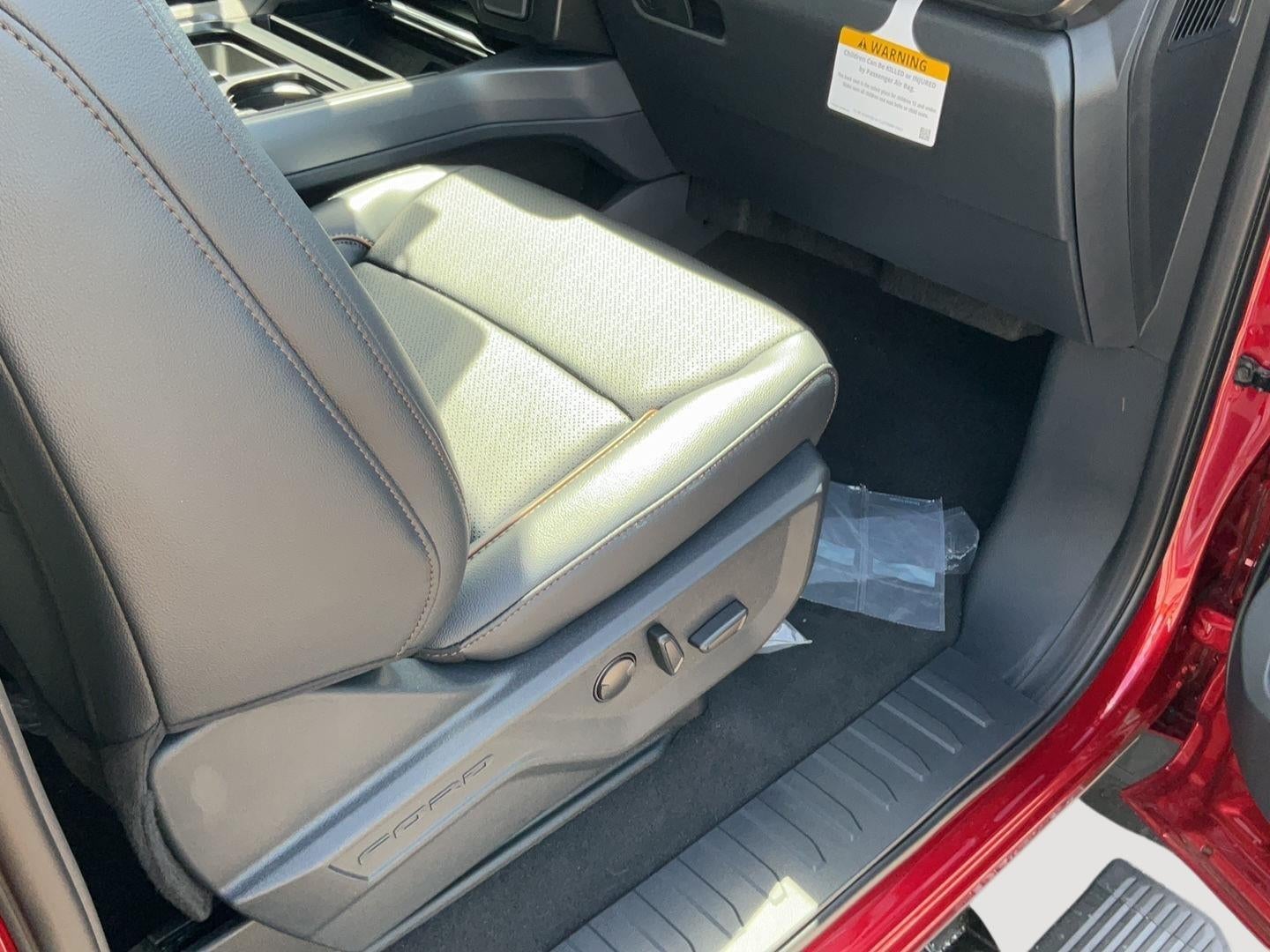 2026 Ford Super Duty F-350 DRW Lariat