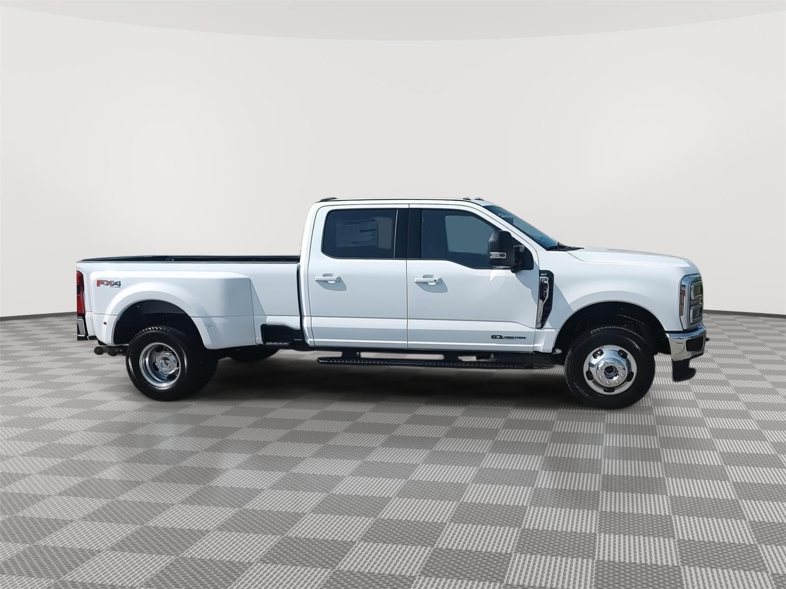 2026 Ford Super Duty F-350 Drw XLT