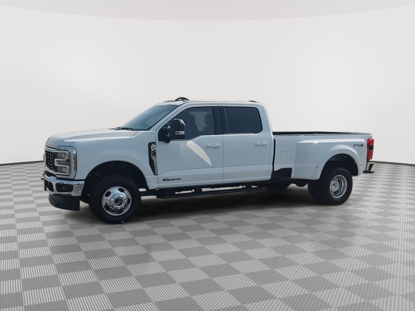 2026 Ford Super Duty F-350 Drw XLT