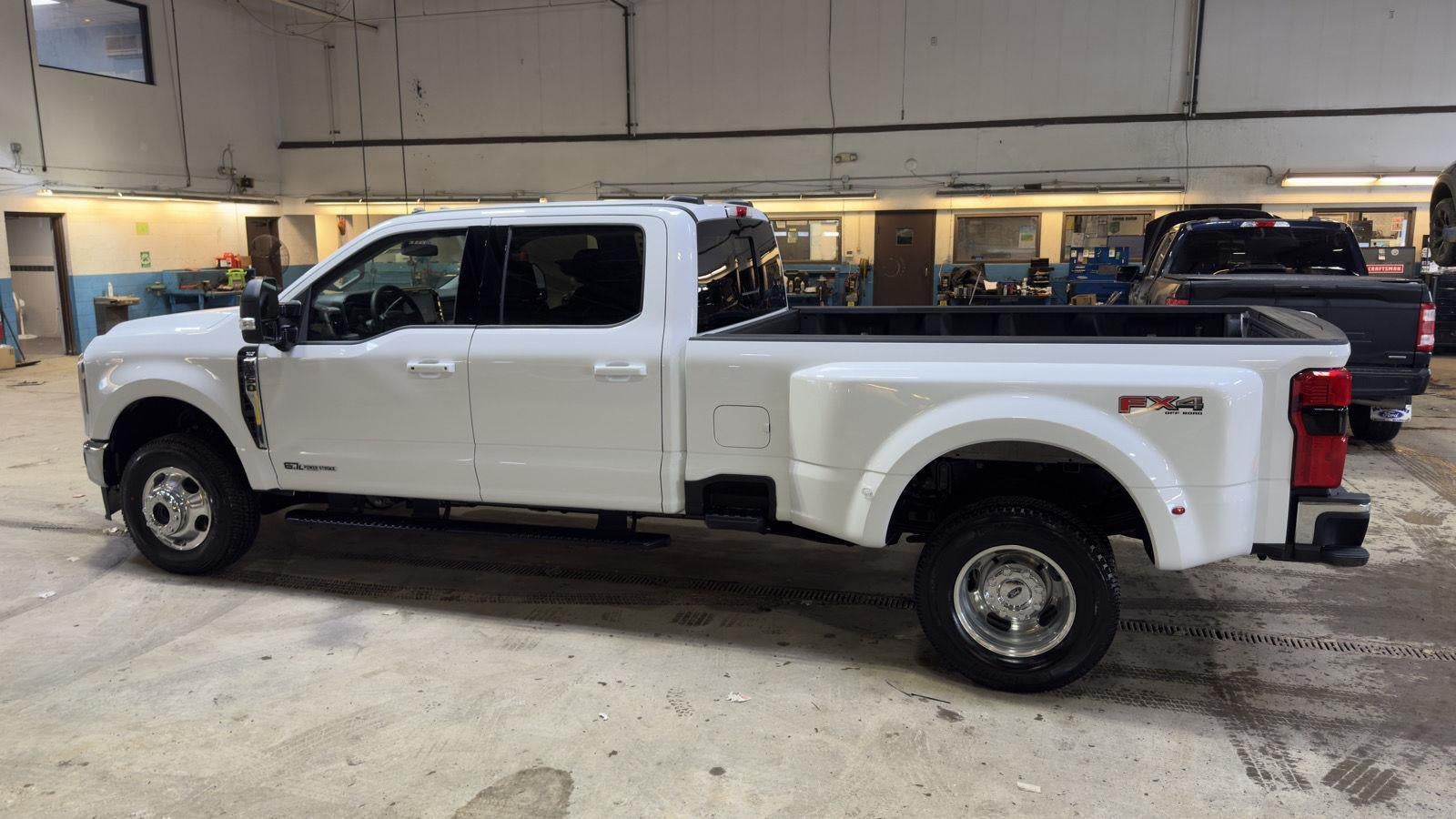2026 Ford Super Duty F-350 DRW XLT