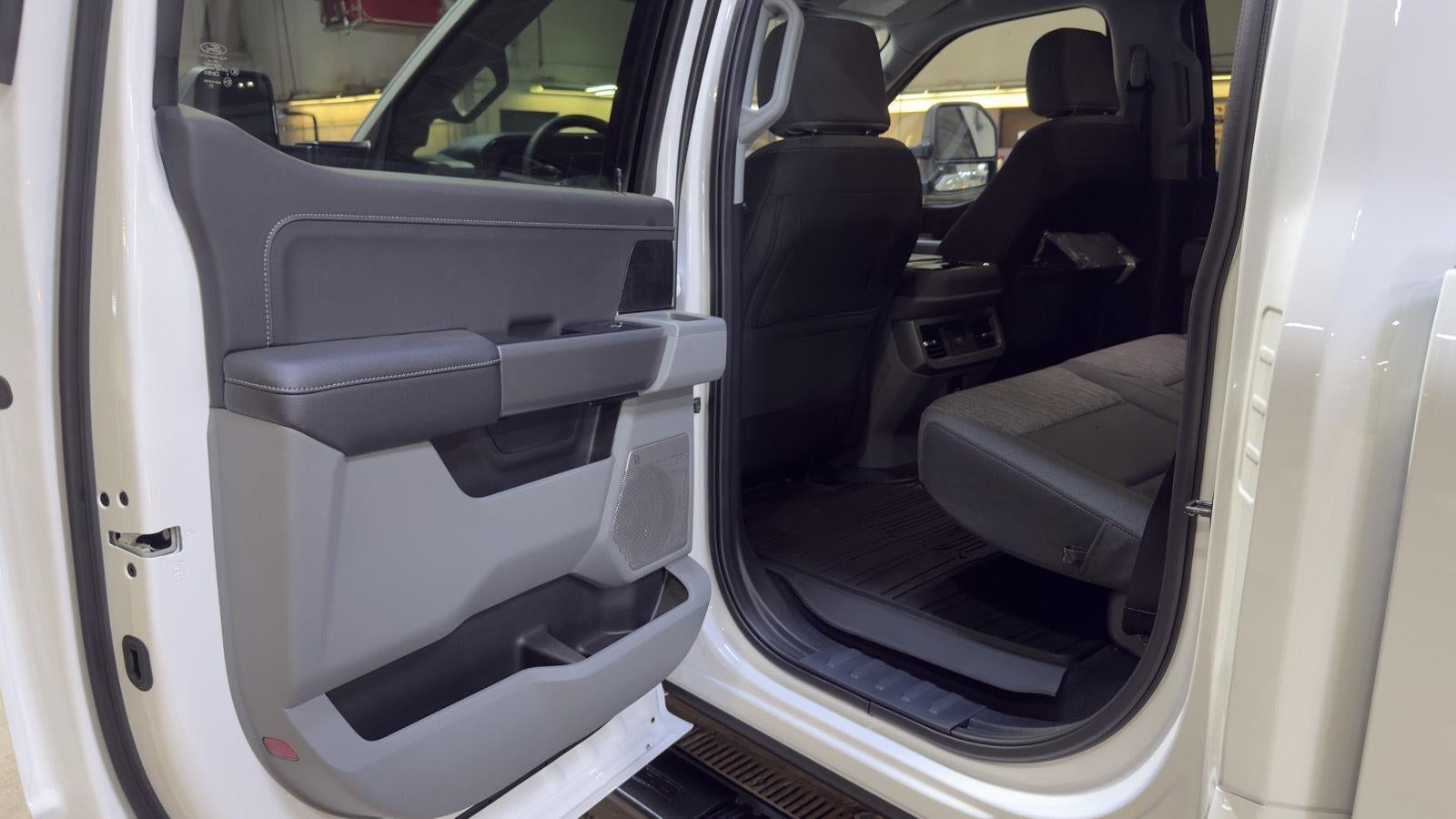 2026 Ford Super Duty F-350 DRW XLT