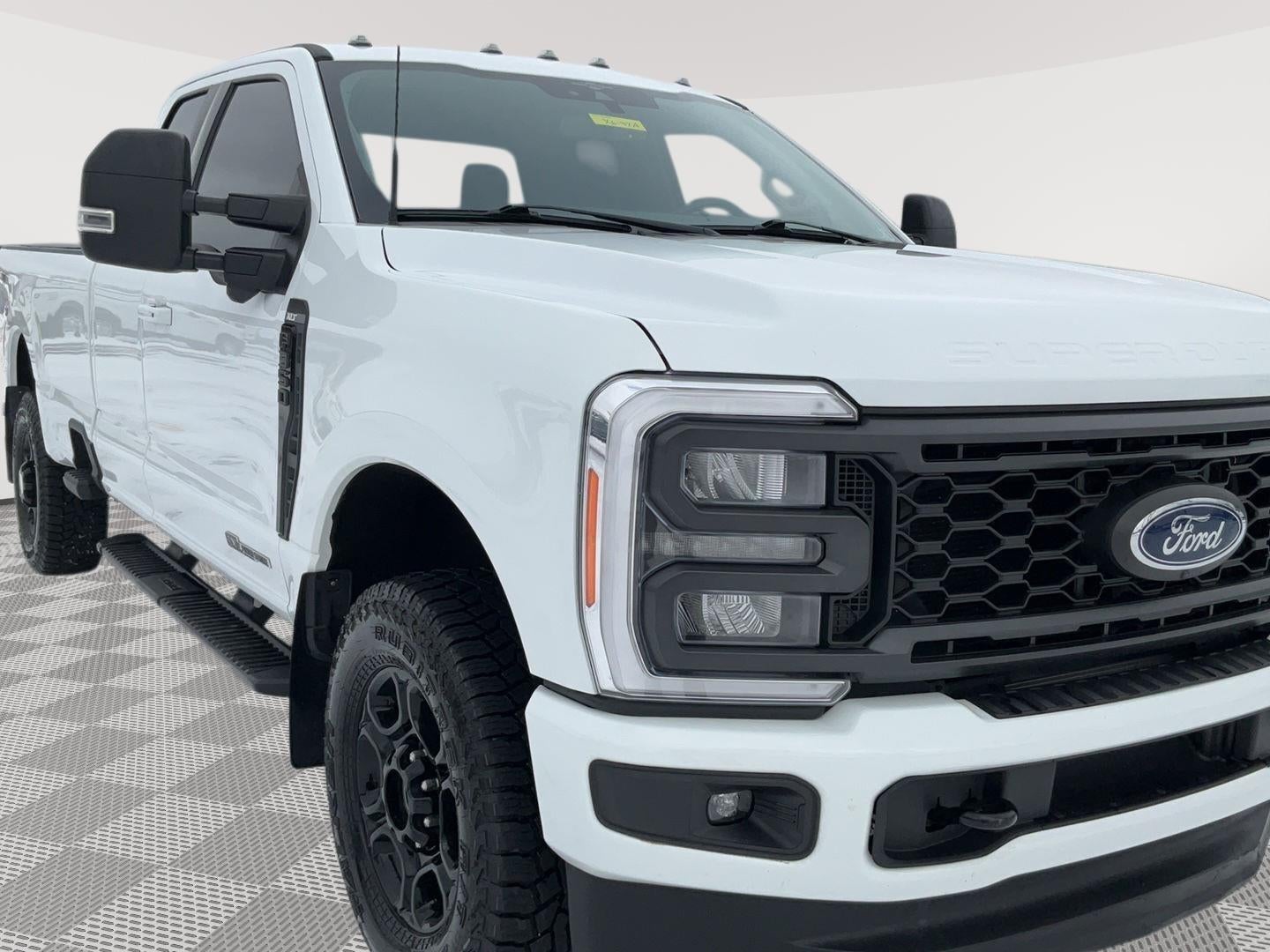2023 Ford Super Duty F-350 SRW XLT