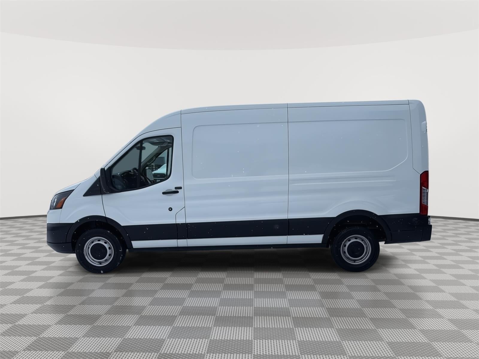 2019 Ford Transit Van 148 WB Medium Roof Cargo