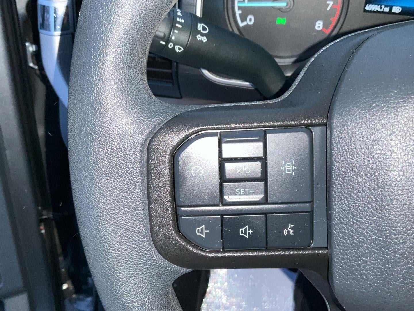 2023 Ford F150 SUPER Base