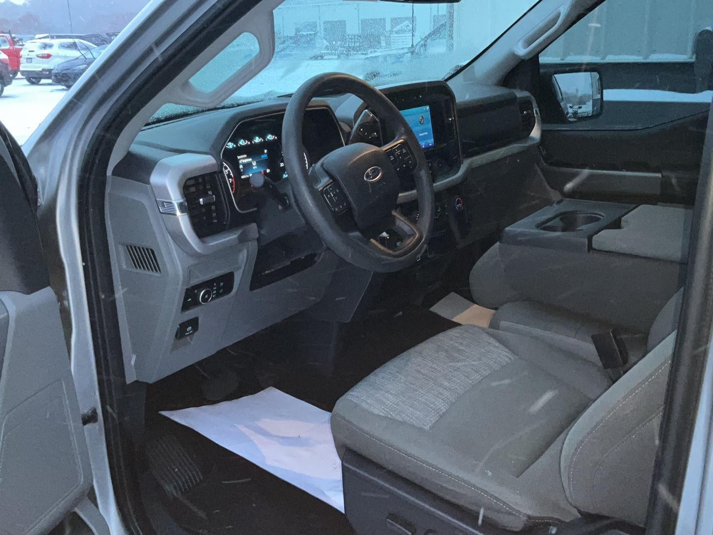 2023 Ford F150 SUPER Base