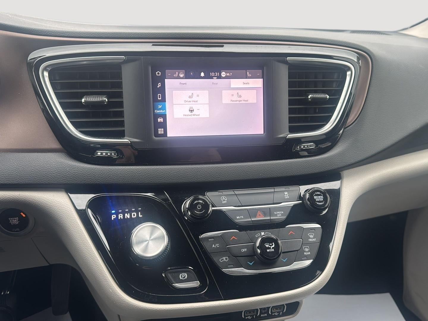 2023 Chrysler Voyager LX