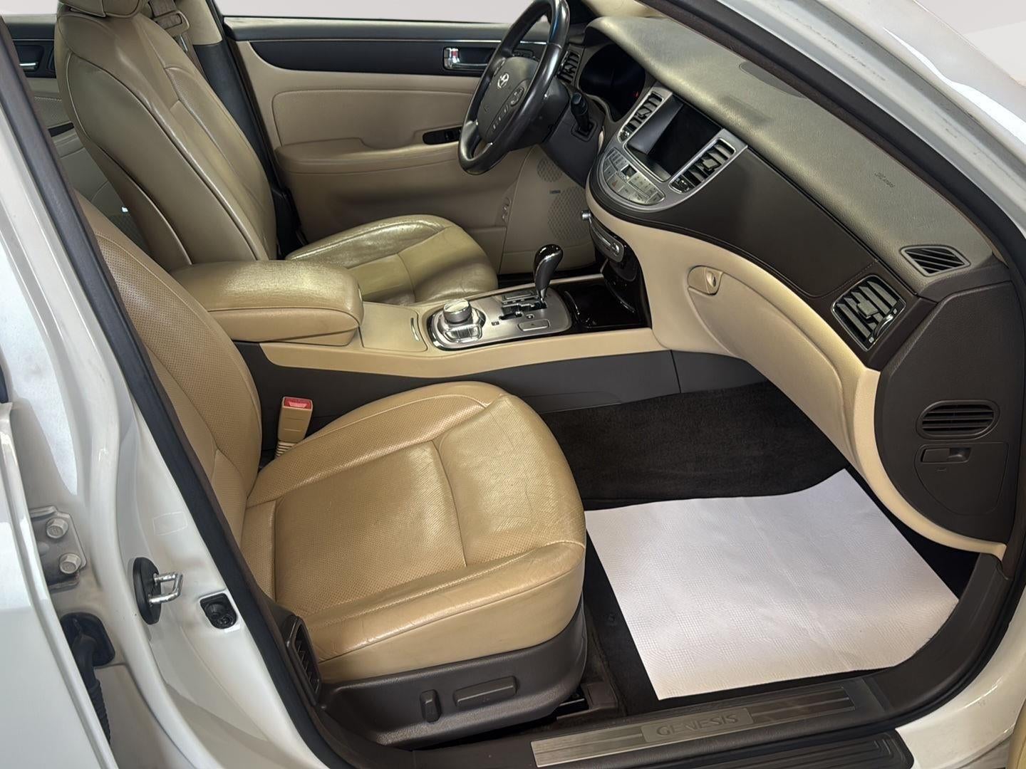 2009 Hyundai Genesis 3.8
