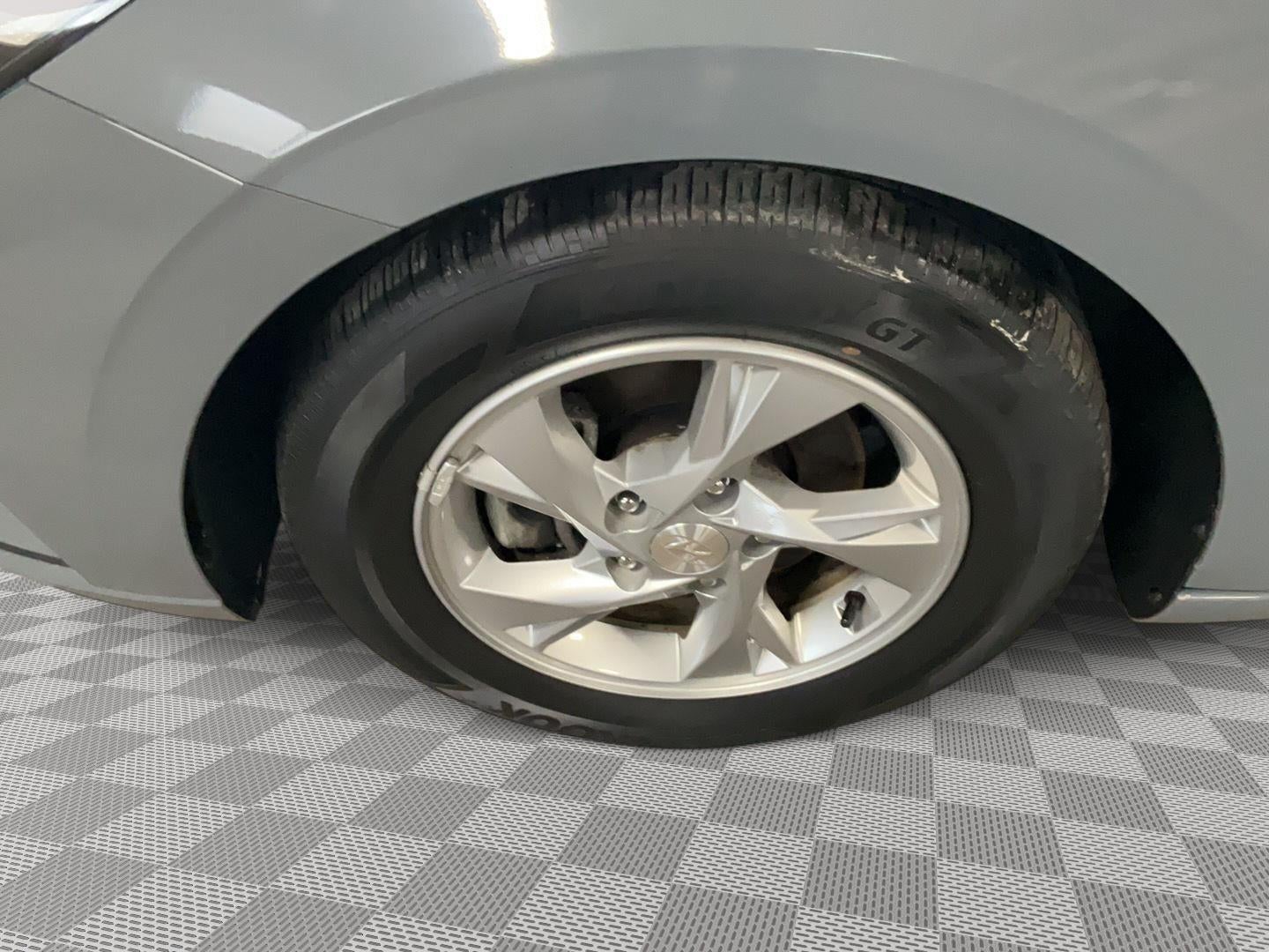 2021 Hyundai Elantra SE