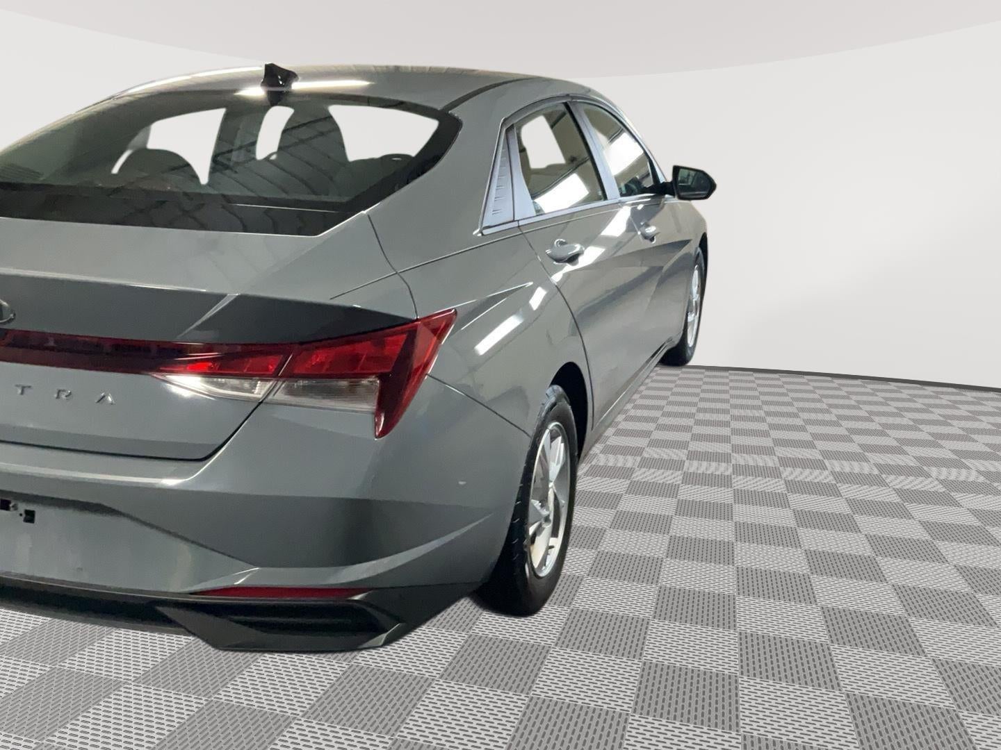 2021 Hyundai Elantra SE