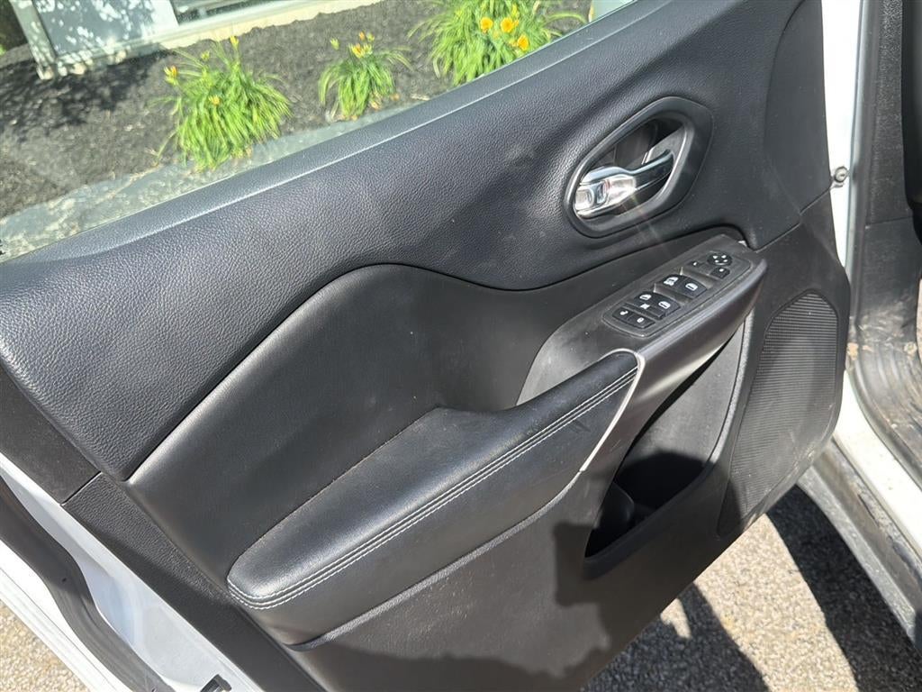 2019 Jeep Cherokee Base