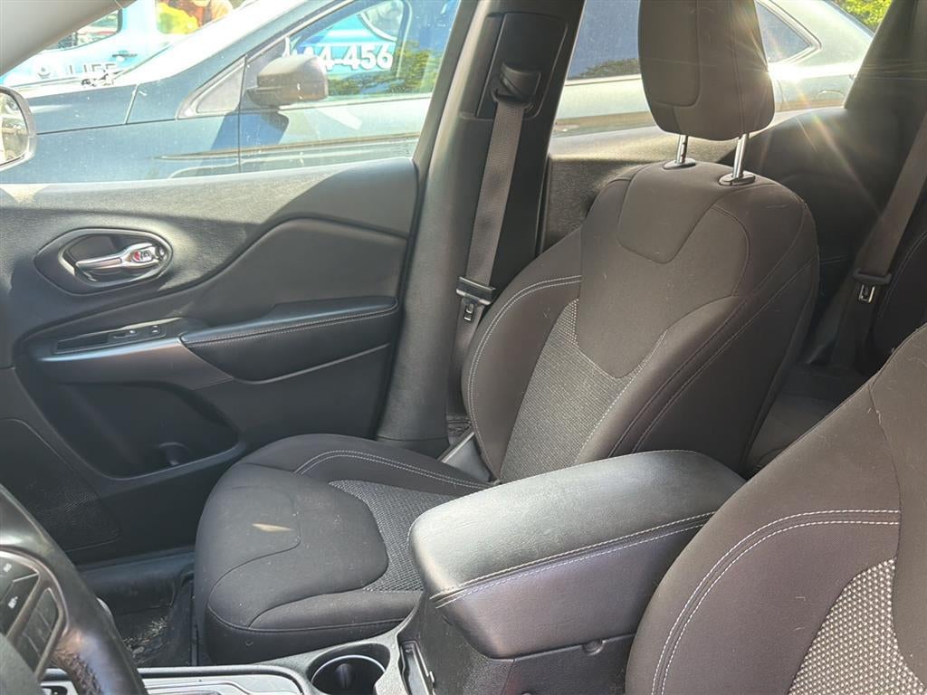 2019 Jeep Cherokee Base