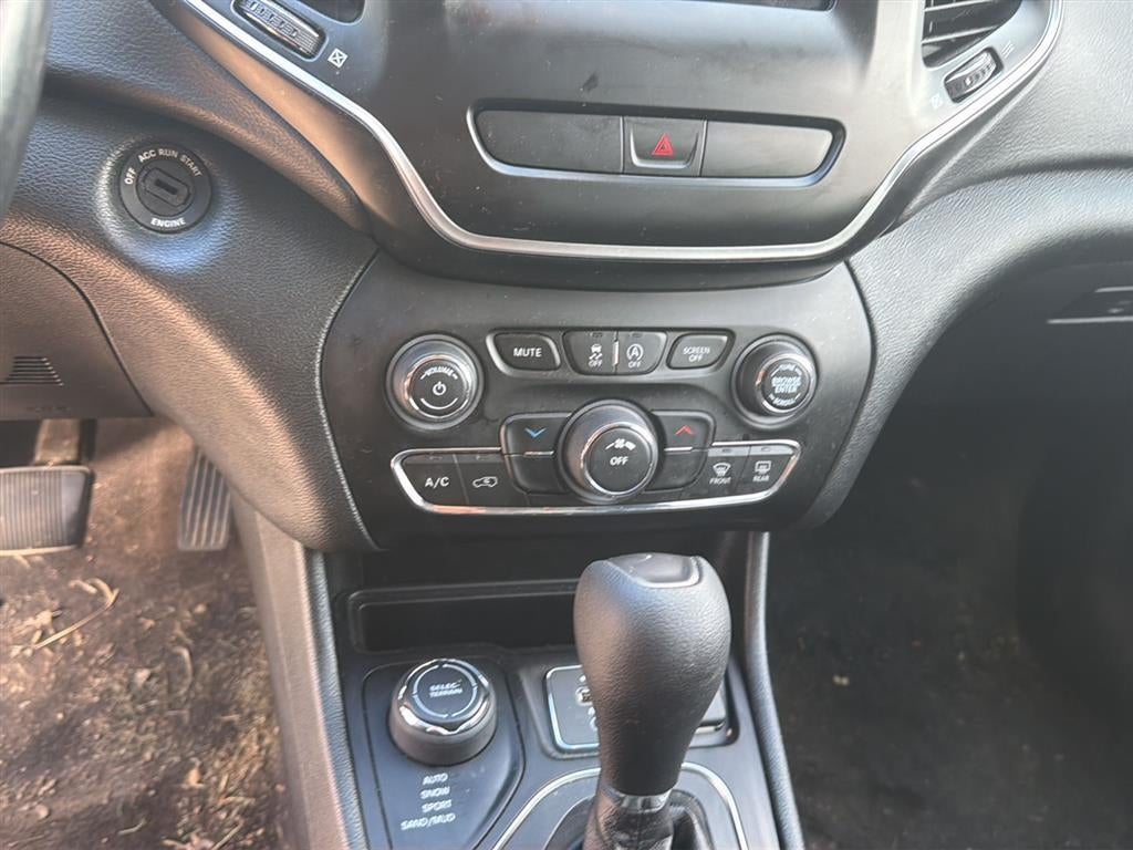 2019 Jeep Cherokee Base