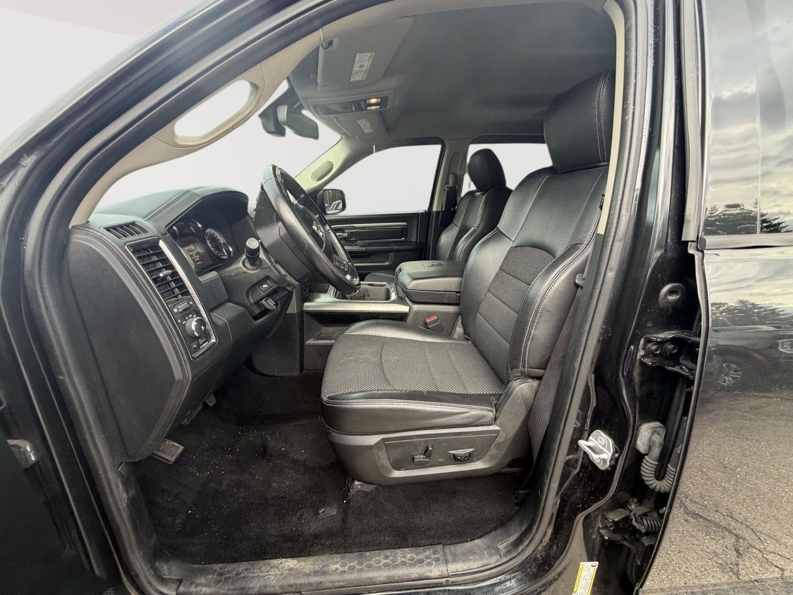 2016 RAM 1500 SPORT Base