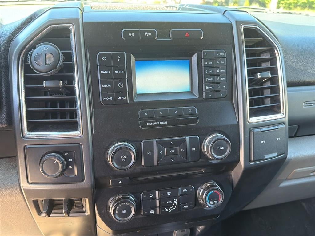2017 Ford Super Duty F-350 DRW XLT