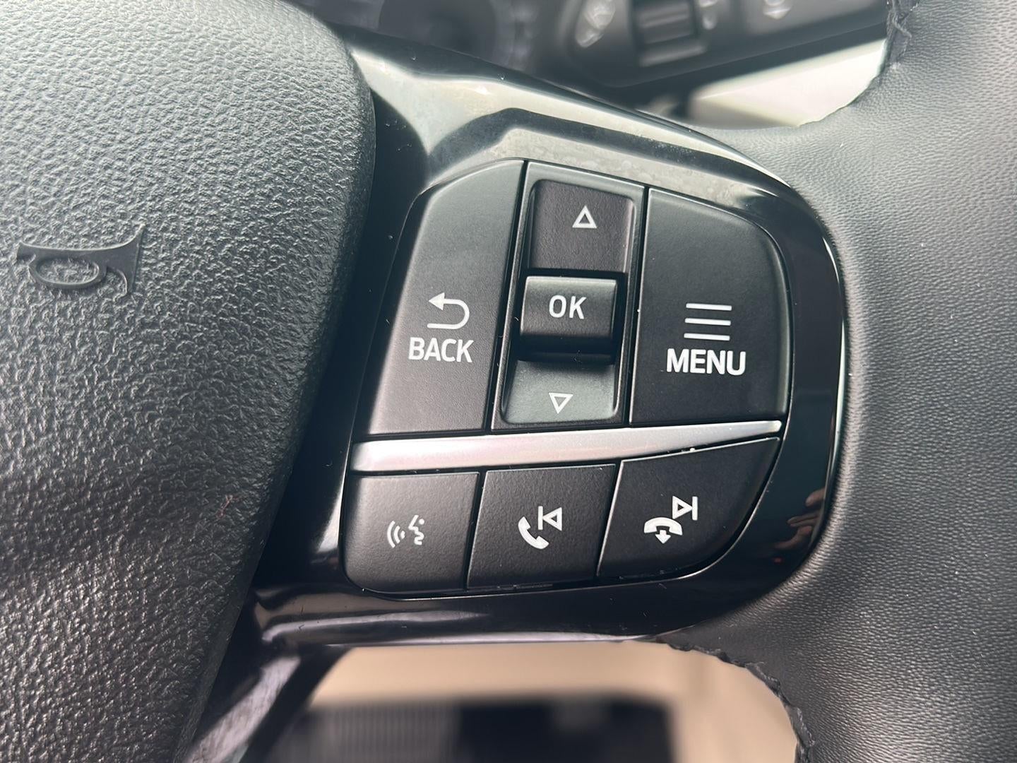 2022 Ford ESCAPE SE Base