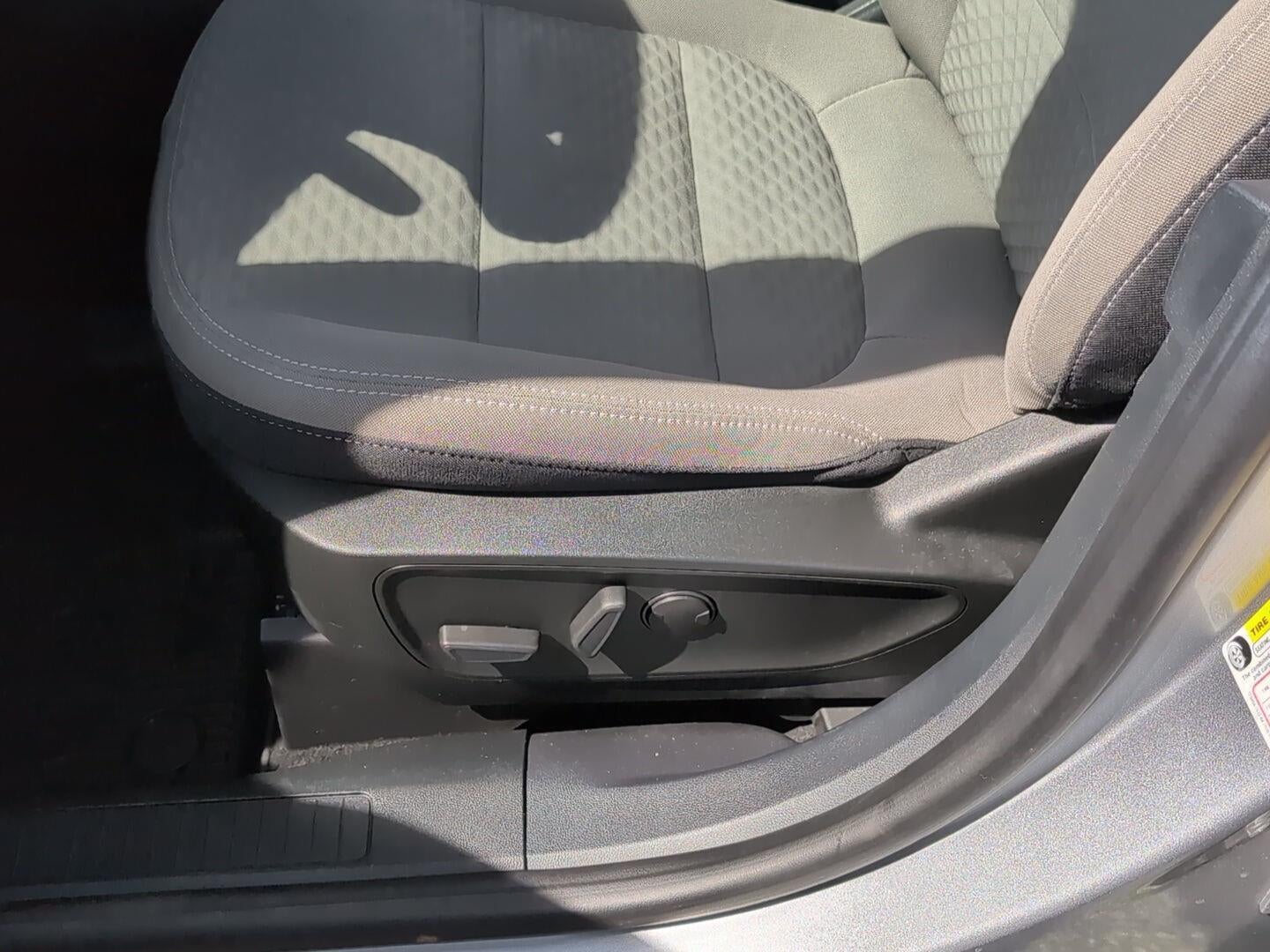 2022 Ford ESCAPE SE Base