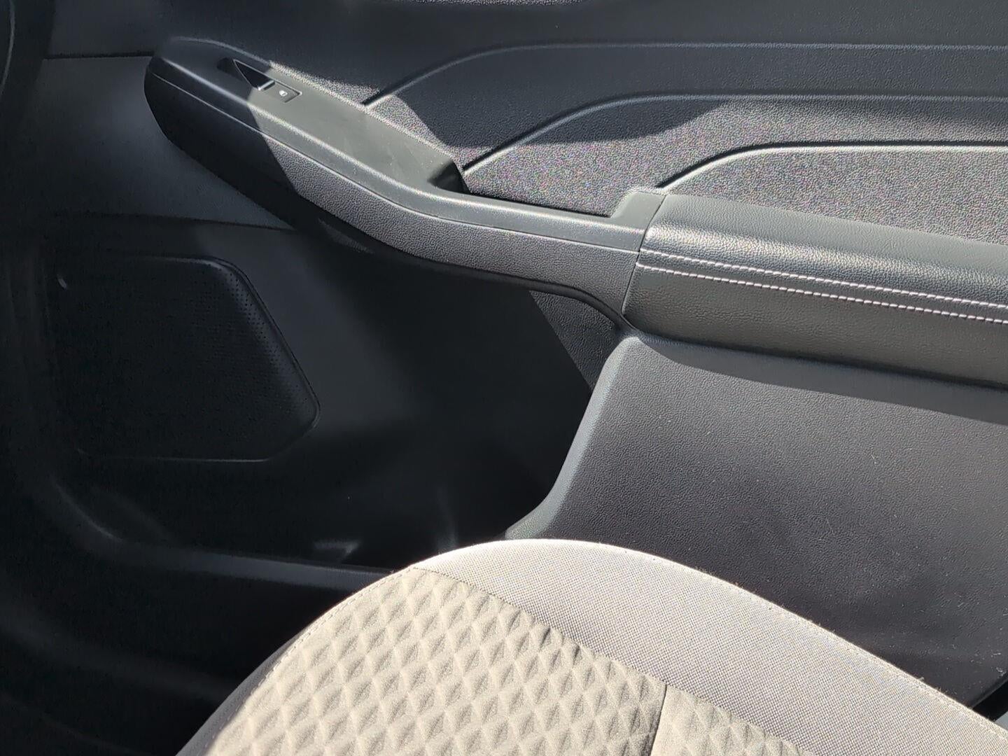 2022 Ford ESCAPE SE Base