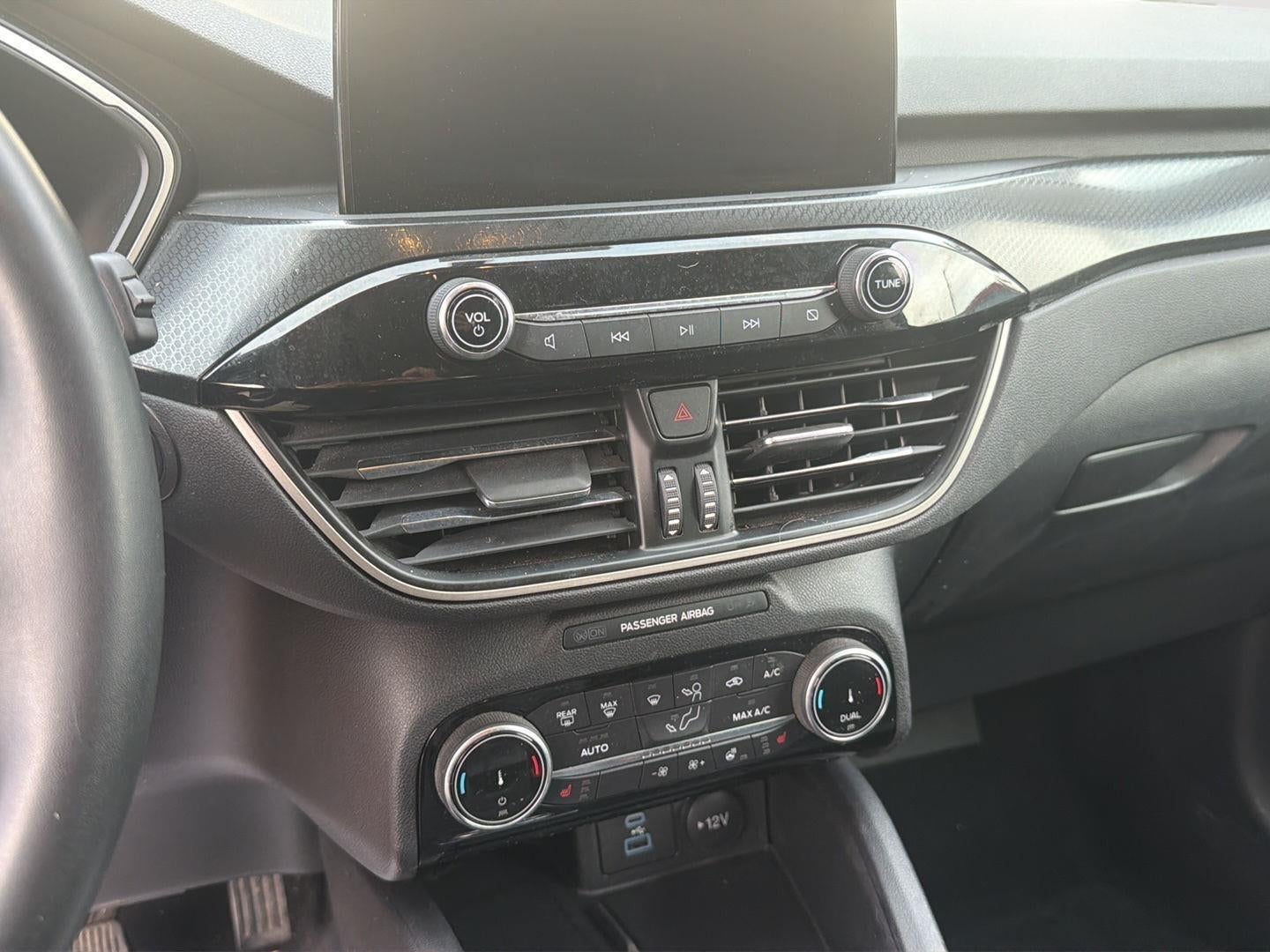 2022 Ford ESCAPE SEL Base