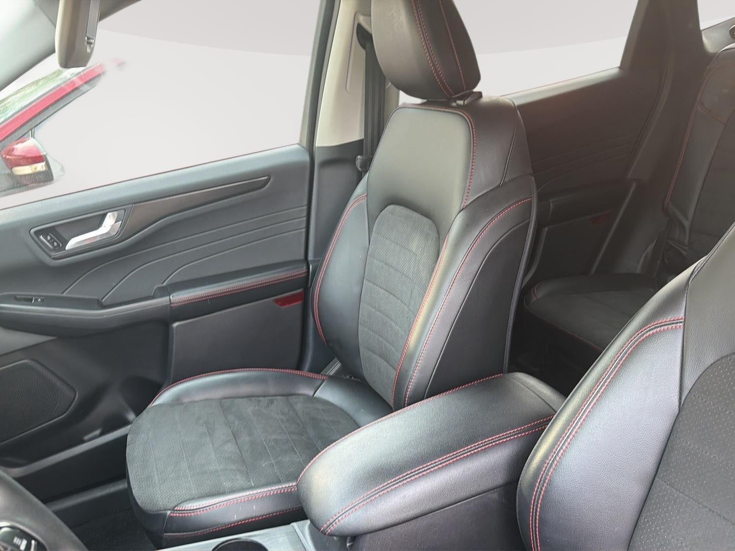 2022 Ford ESCAPE SEL Base