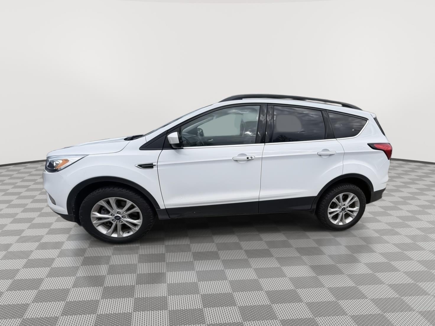 2019 Ford ESCAPE SEL Base