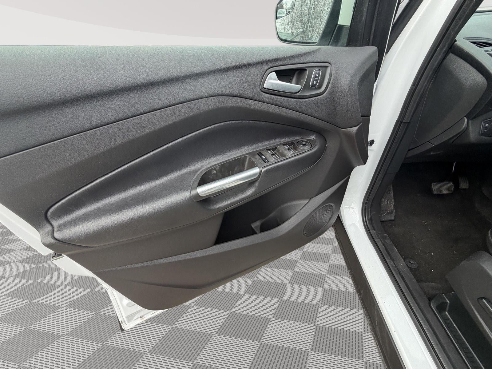 2019 Ford ESCAPE SEL Base