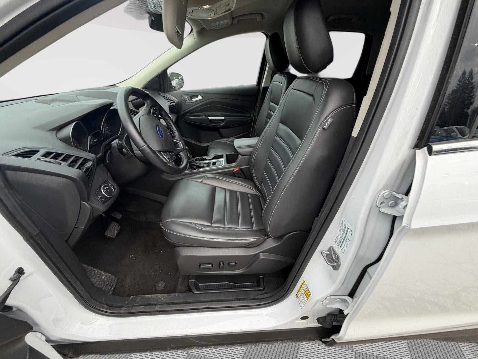 2019 Ford ESCAPE SEL Base