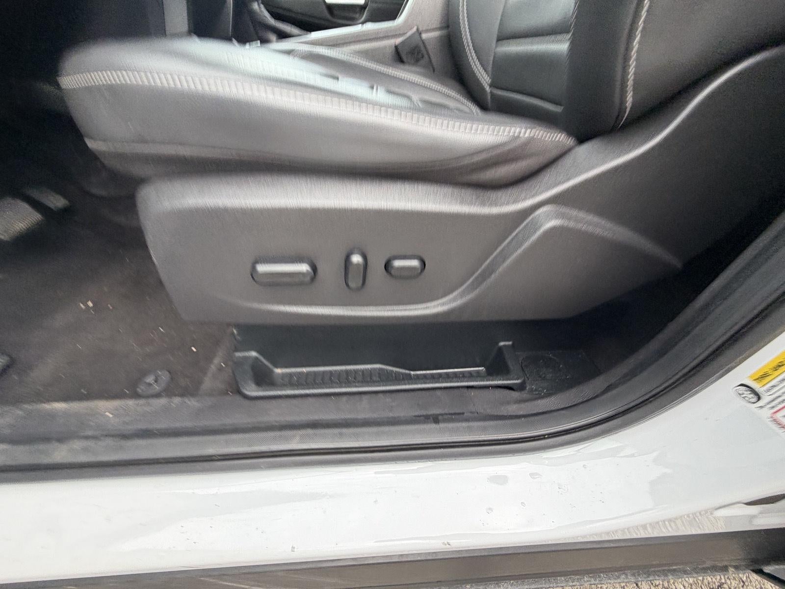 2019 Ford ESCAPE SEL Base