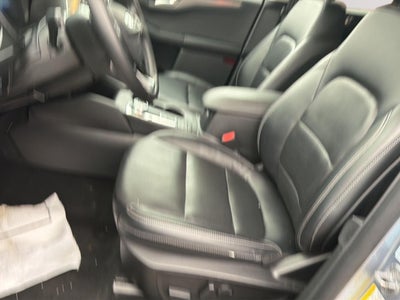2022 Ford ESCAPE TIT Base