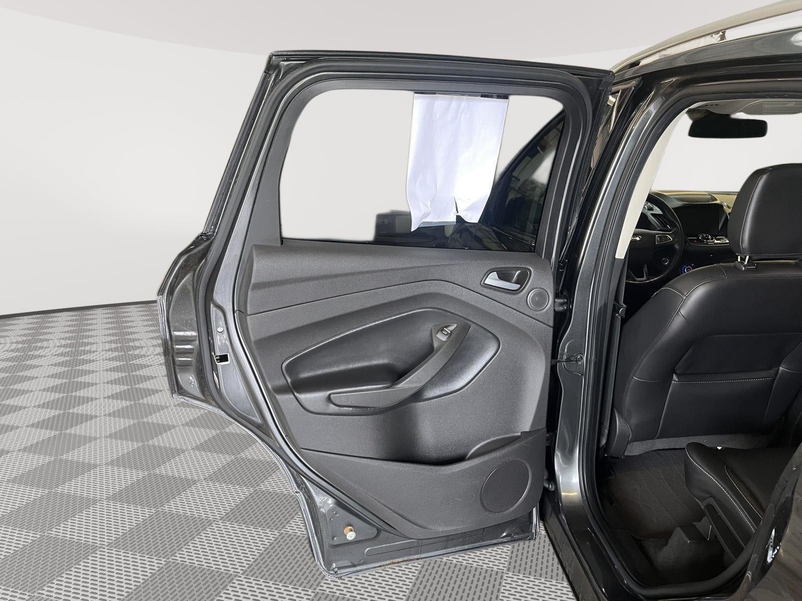 2019 Ford Escape Tit Base