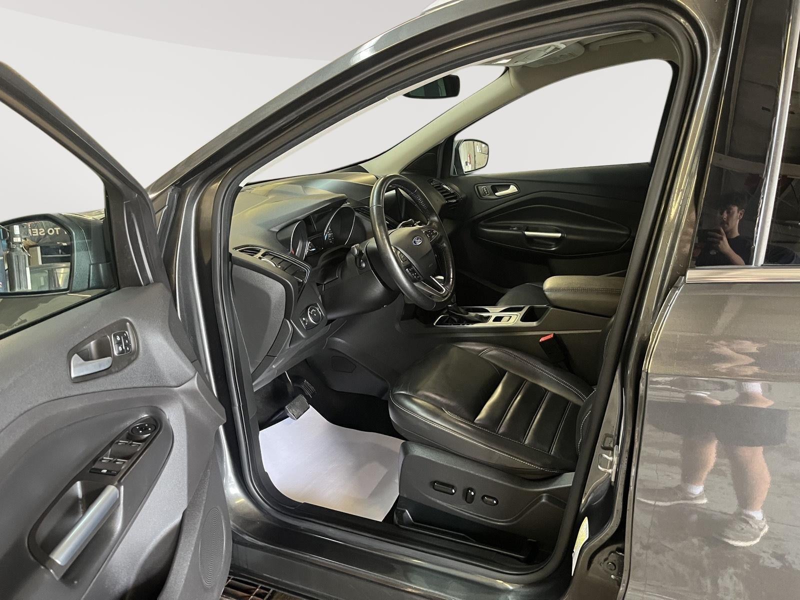 2019 Ford Escape Tit Base