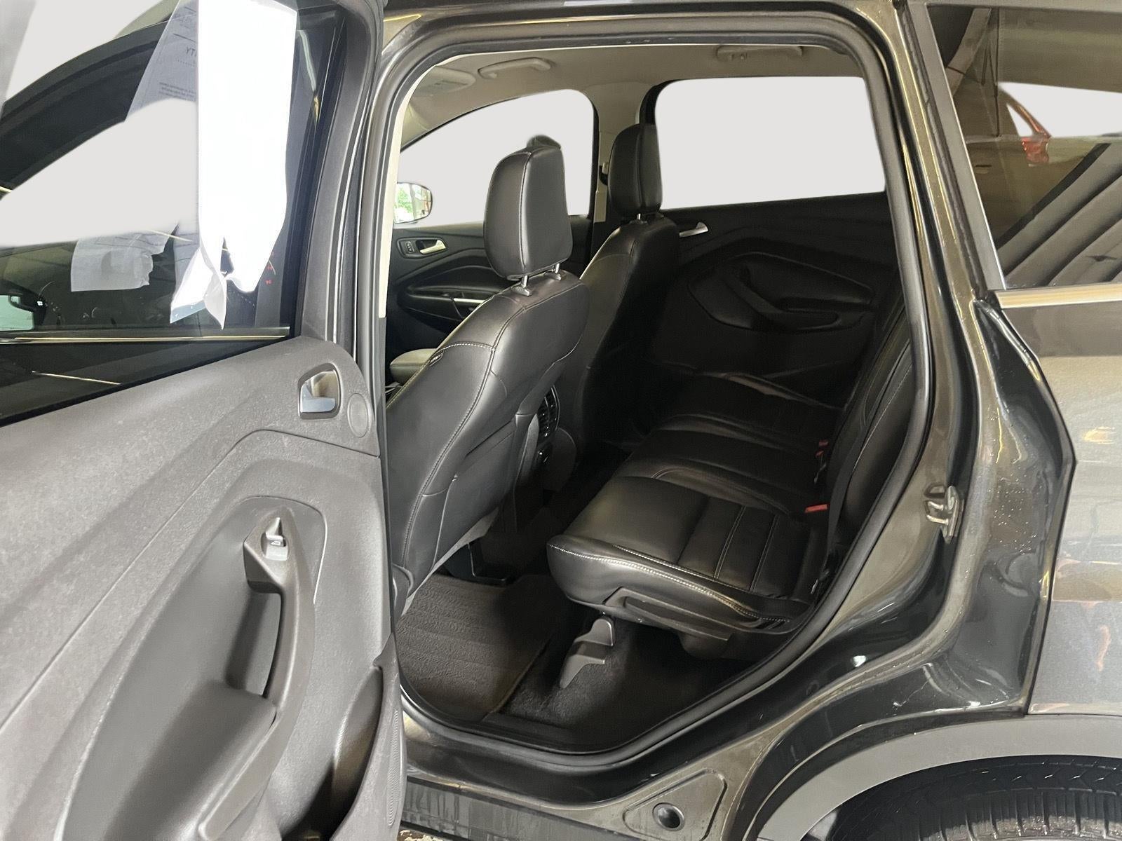 2019 Ford Escape Tit Base