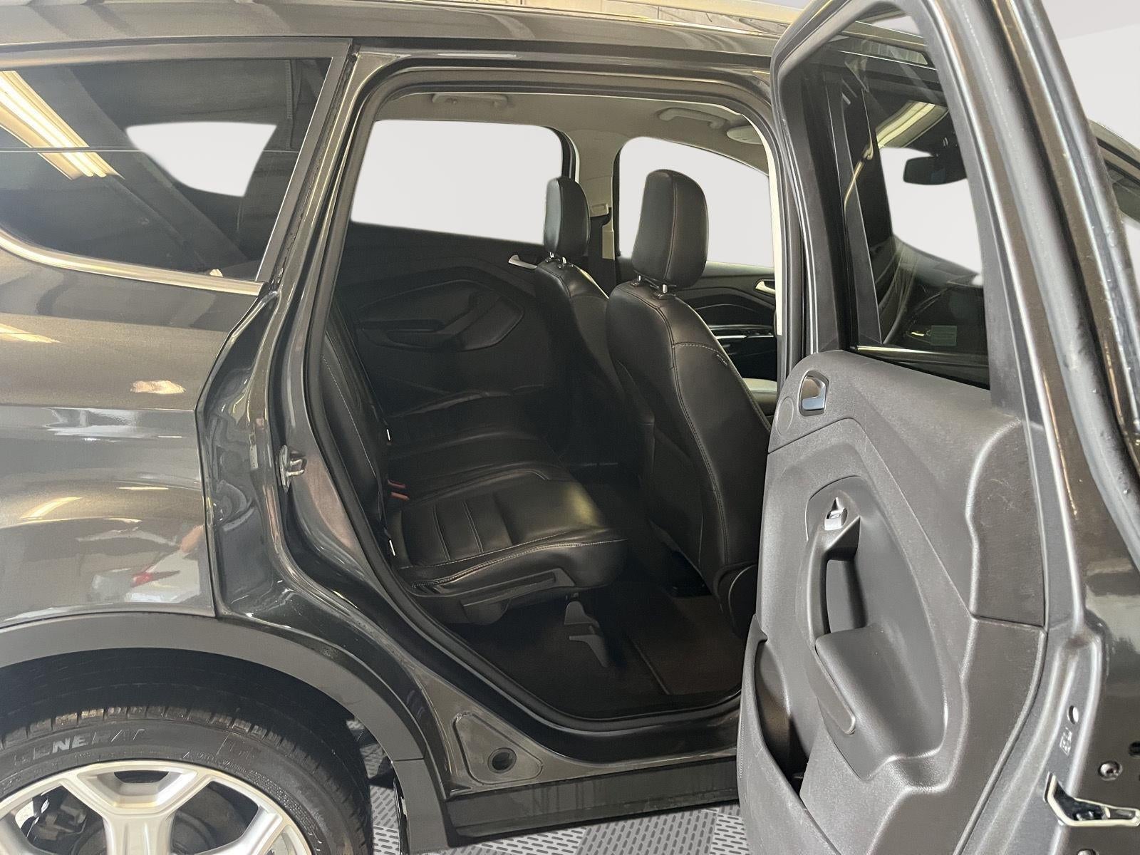 2019 Ford Escape Tit Base