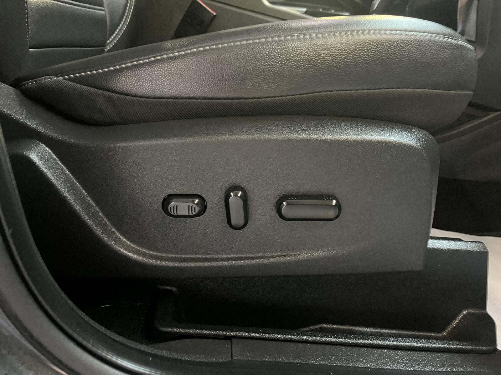 2019 Ford Escape Tit Base